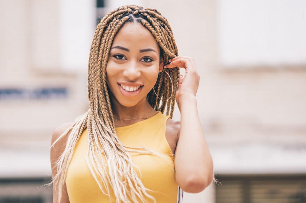 Acconciature per l'estate: ecco 10 idee glam da copiare per una