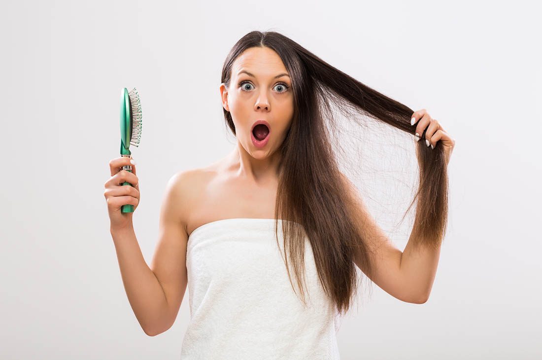 Caduta dei capelli in primavera: perché succede e come contrastarla