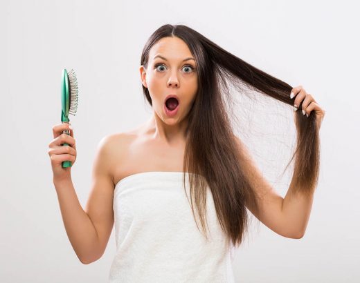 Caduta dei capelli in primavera: perché succede e come contrastarla