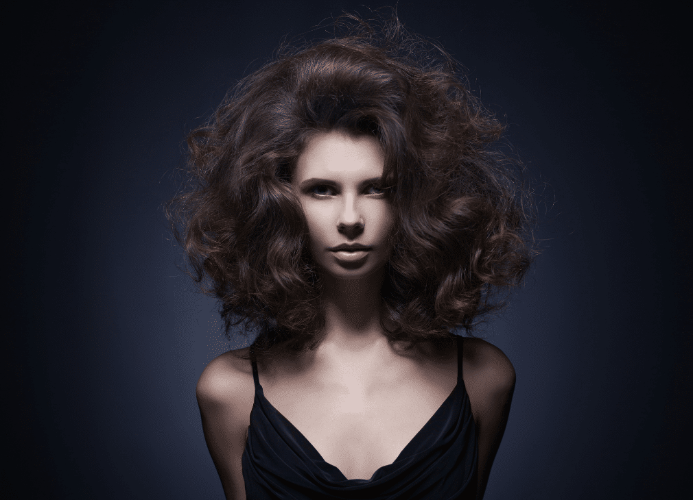 Acconciature anni '80: capelli cotonati e hairlook esagerati in