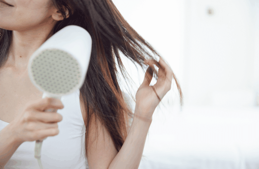 Styling senza stress: proteggere i capelli da phon e piastra