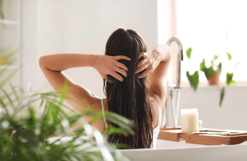 Capelli che si sporcano subito? Come ritrovare equilibrio e leggerezza