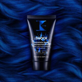 Get ready to shock your hair 😎
Con Shock ritrovi il ritmo e la carica cromatica di nove meravigliose nuance, questa è Blue Jazz 💙